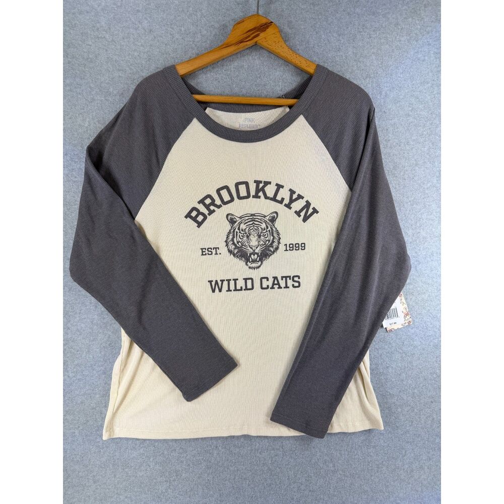 Pink Republic Women’s 2X Brooklyn Wildcats Tiger Raglan Ribbed Top NWT 3717